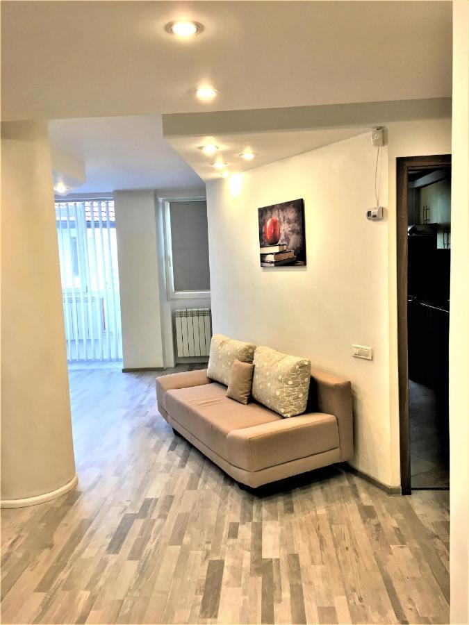 Large Apartment In Ultra-Central Location Brasov Exterior photo