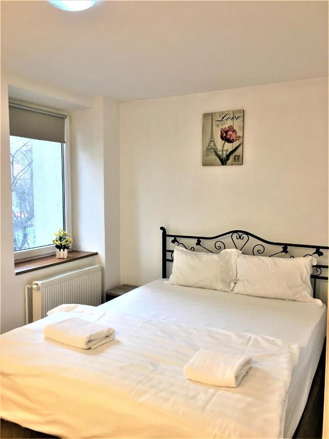 Large Apartment In Ultra-Central Location Brasov Exterior photo